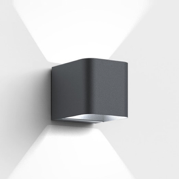 INTRO Væglampe, ude